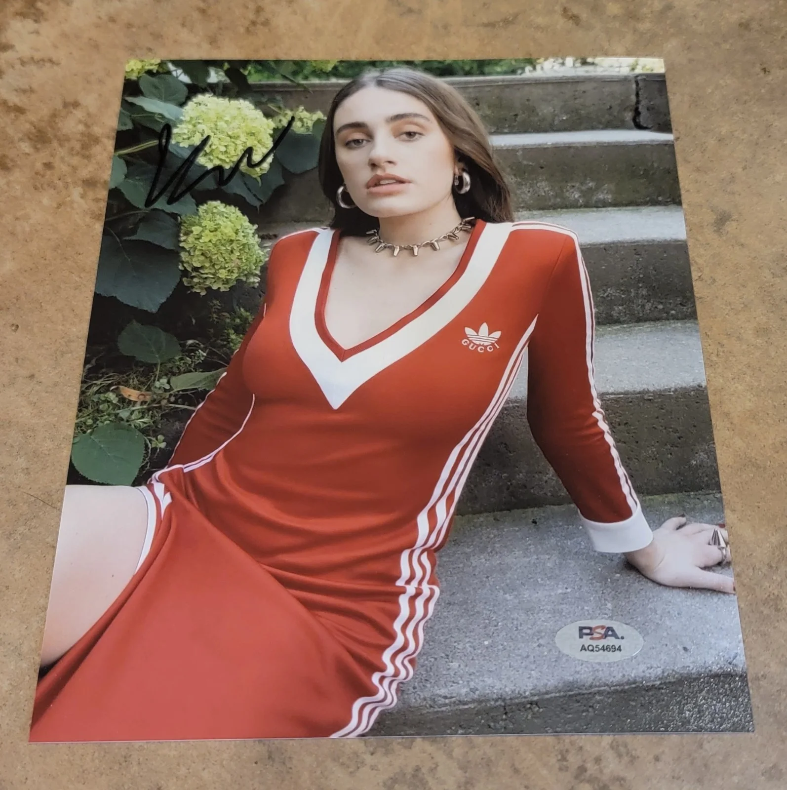 Rachel Sennott — Rachel Sennott signed 8x10 photo PSA DNA autograph photoshoot red gucci