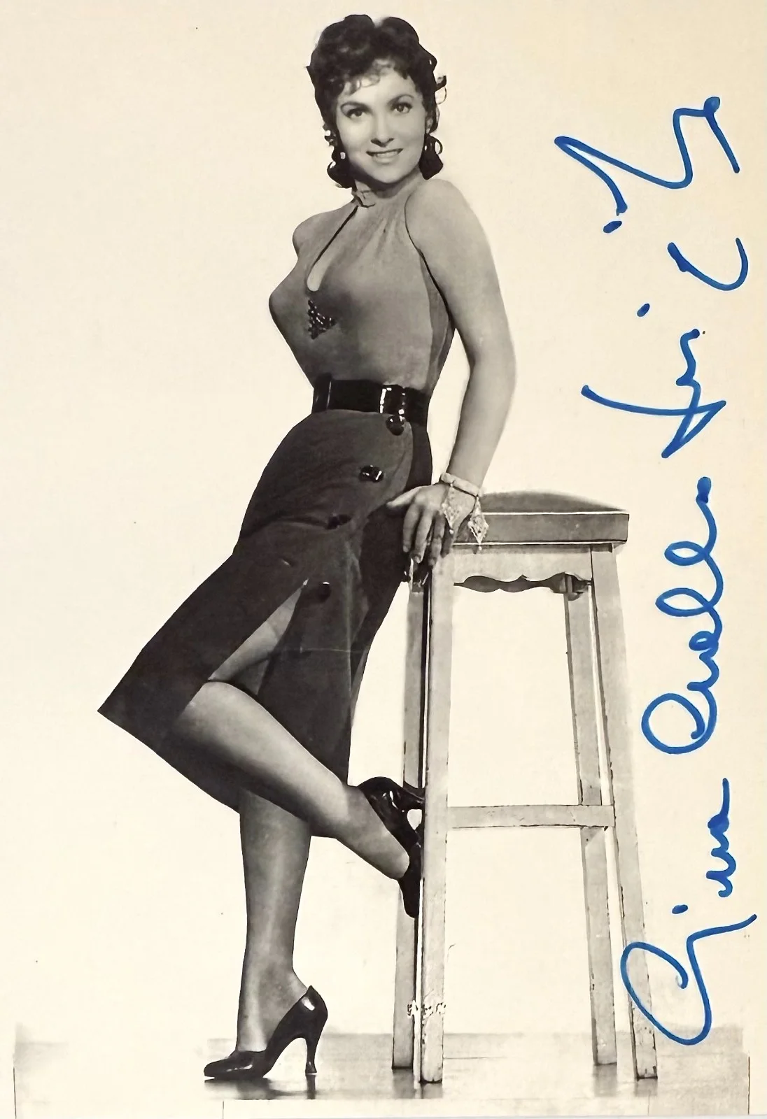 Gina Lollobrigida — GINA LOLLOBRIGIDA Signed Autographed 4"x 5" POSTCARD PHOTO Beat the Devil NICE!, image 3