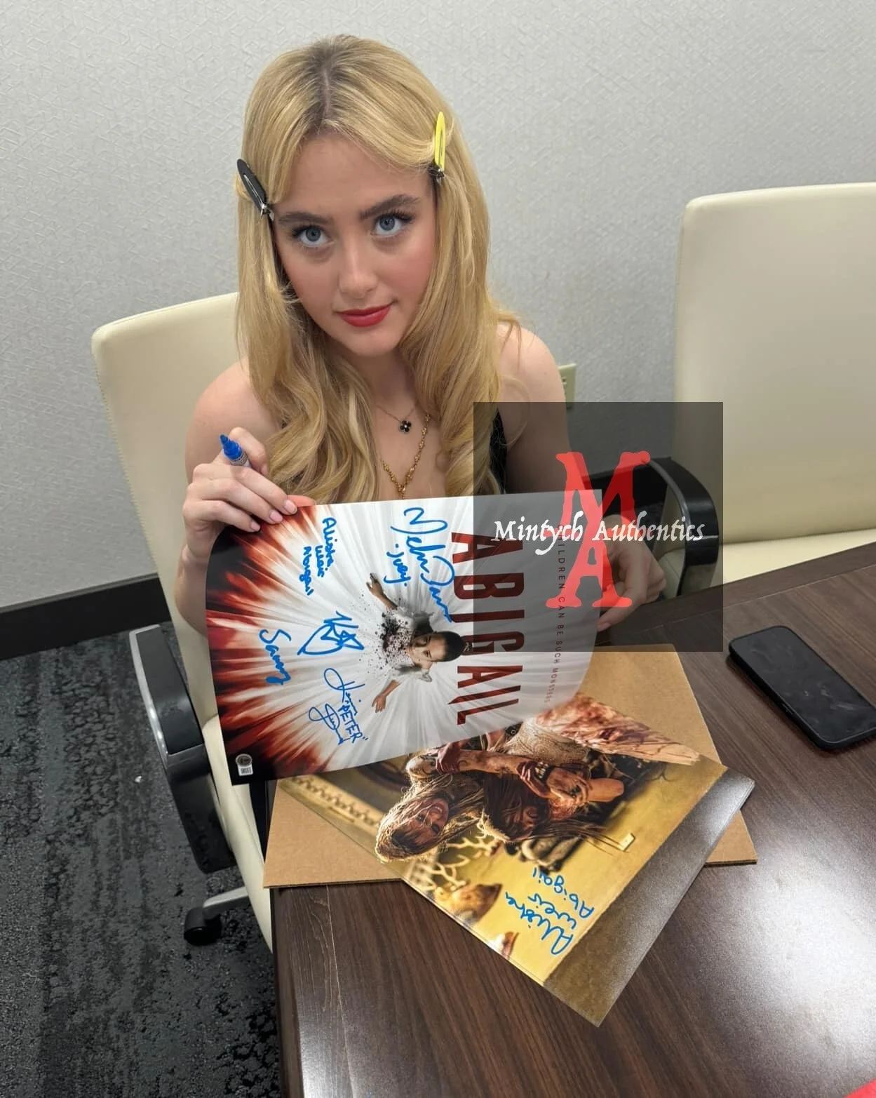 Kathryn Newton — Kathryn Newton autographed signed 8x10 photo Abigail horror Beckett COA, image 2