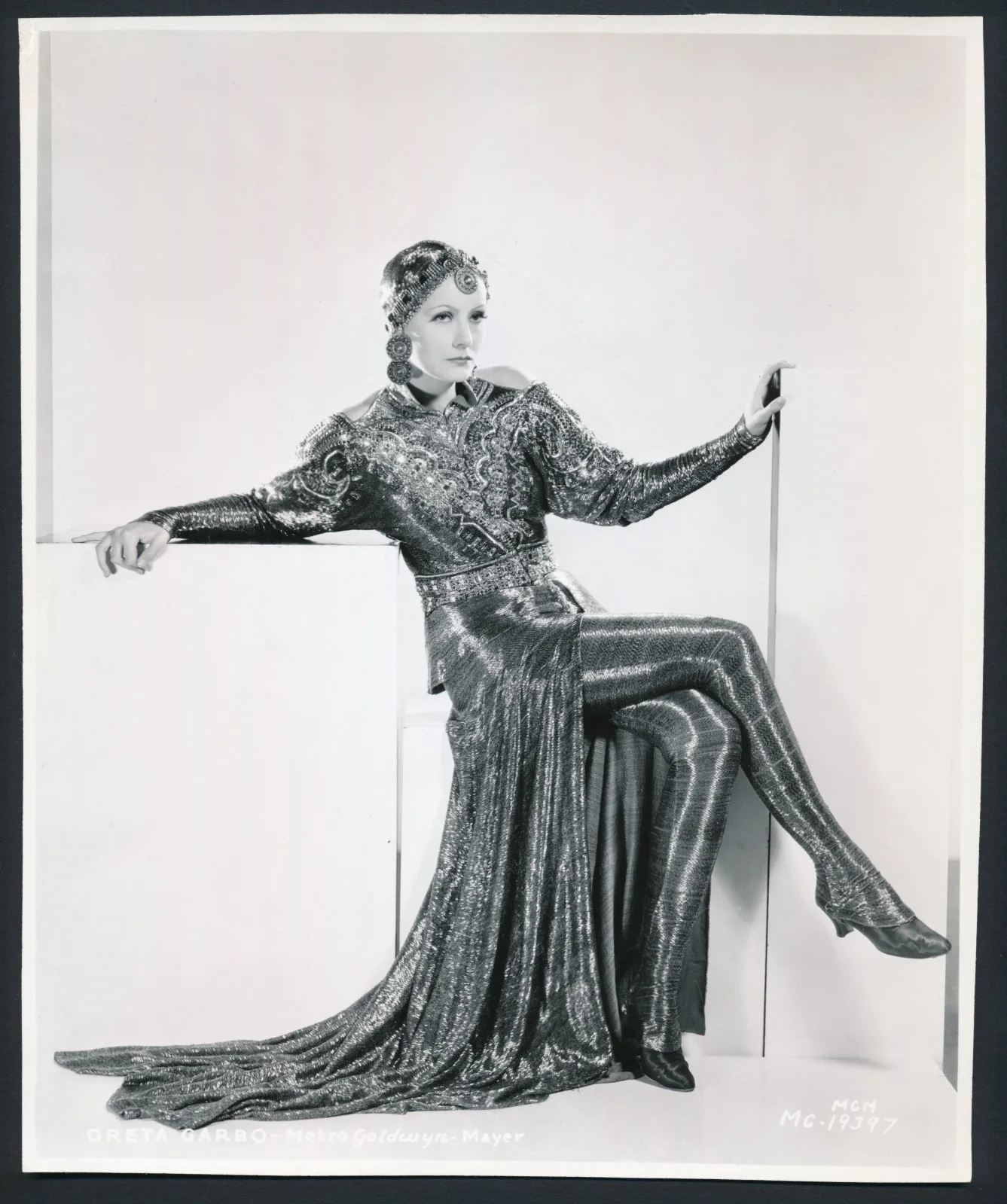 Greta Garbo - 1969 Signed Check w/ "Mata Hari" 1960's reprint Still Photo, image 5