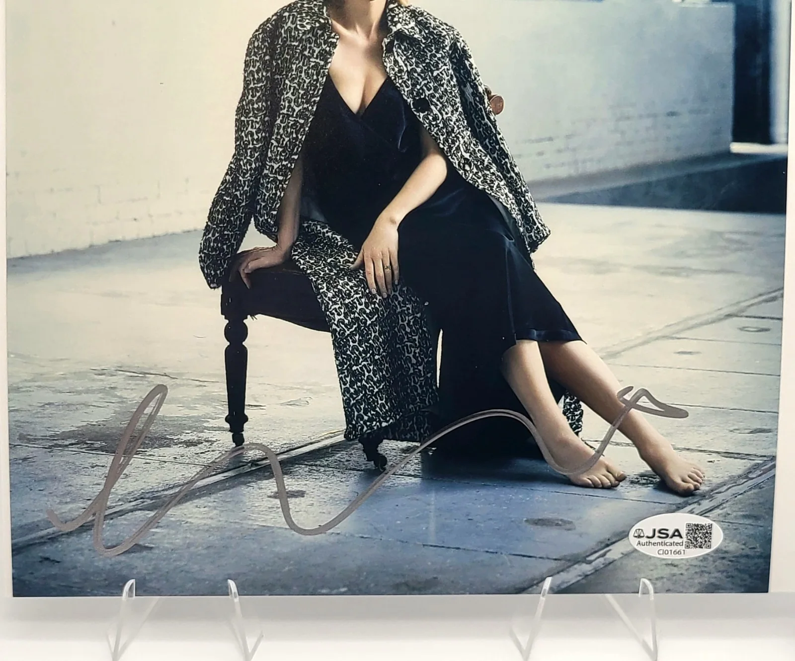 Cate Blanchett — Cate Blanchett Autographed 8x10 Photo – JSA COA – Authentic Movie Star Signature, изображение 2