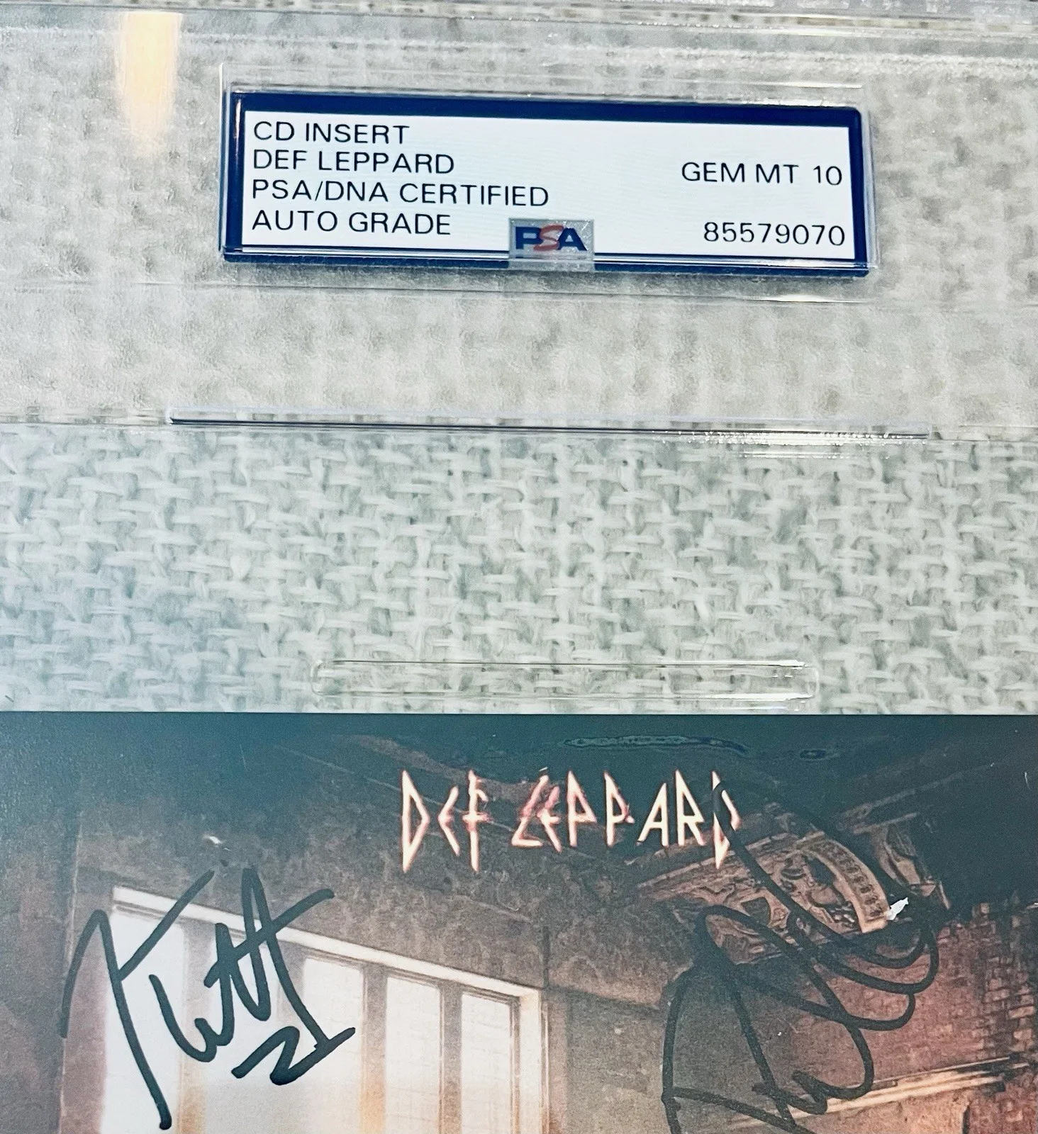 DEF LEPPARD Band Signed CD All 5 Members Autograph PSA/DNA Gem Mint 10, image 3