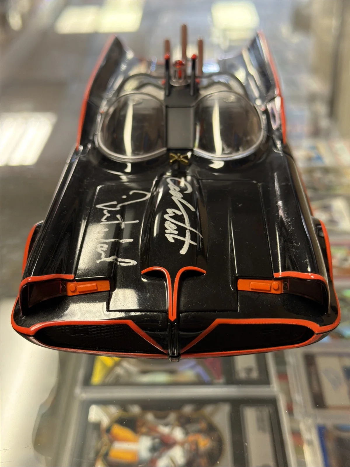 Batman TV Series Batmobile Signed By Adam West & Burt Ward Hot Wheels 1:18 COA, изображение 4