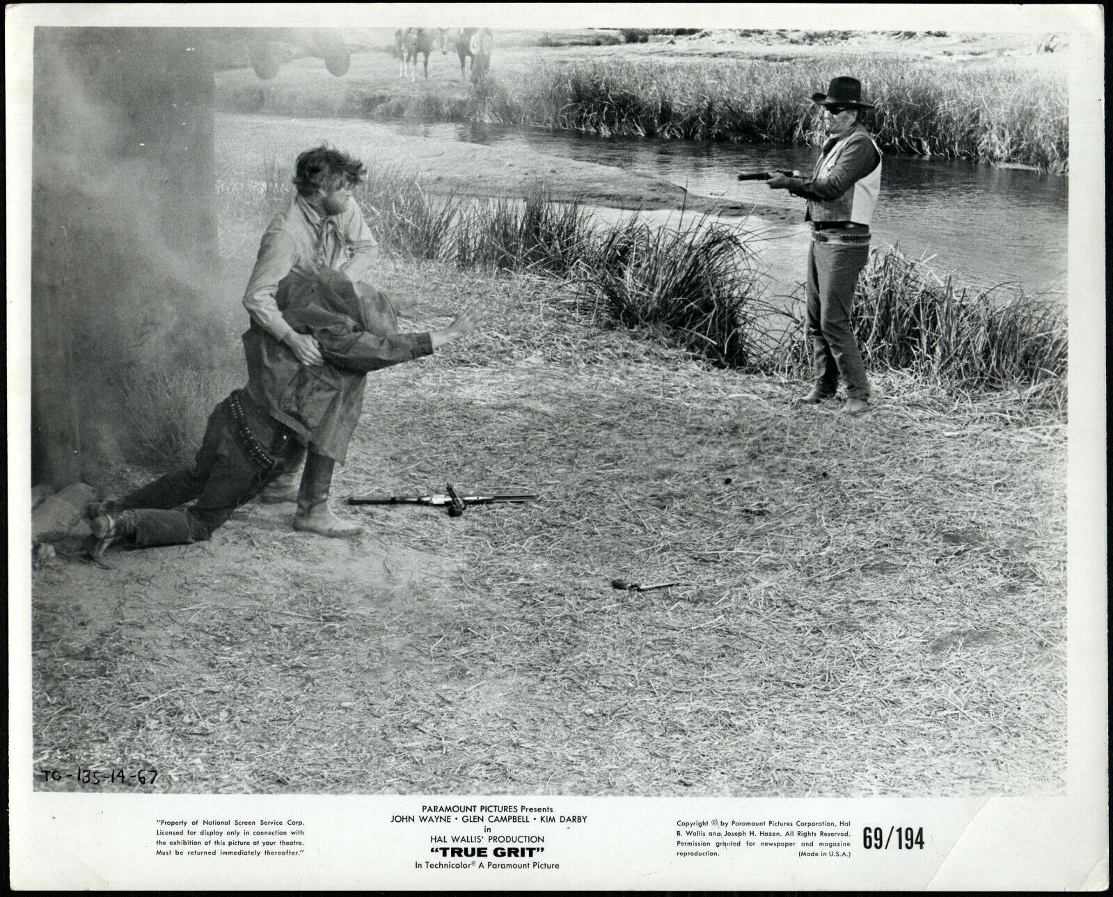 TRUE GRIT 1969 John Wayne, Kim Darby, Glen Campbell 2 10x8 STILLS, изображение 2