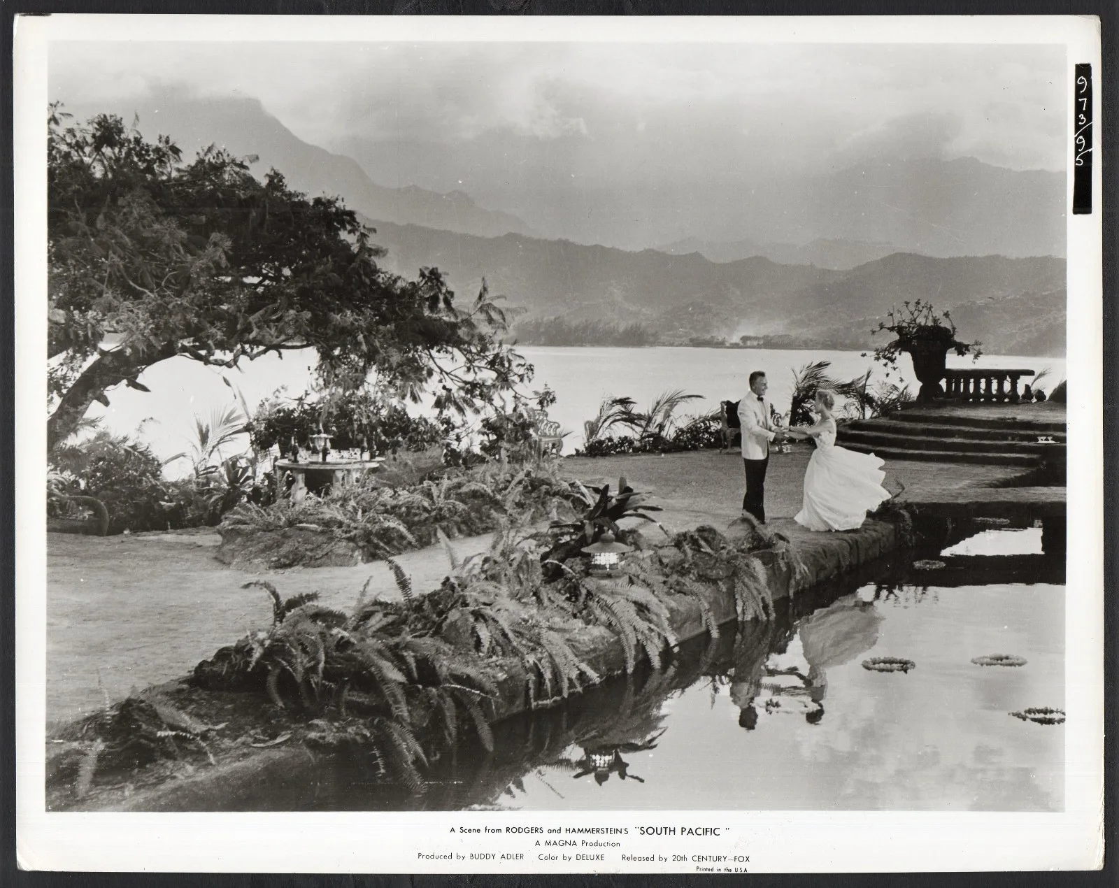 SOUTH PACIFIC 1958 Rossano Brazzi, Mitzi Gaynor 2 10x8 STILLS, image 2