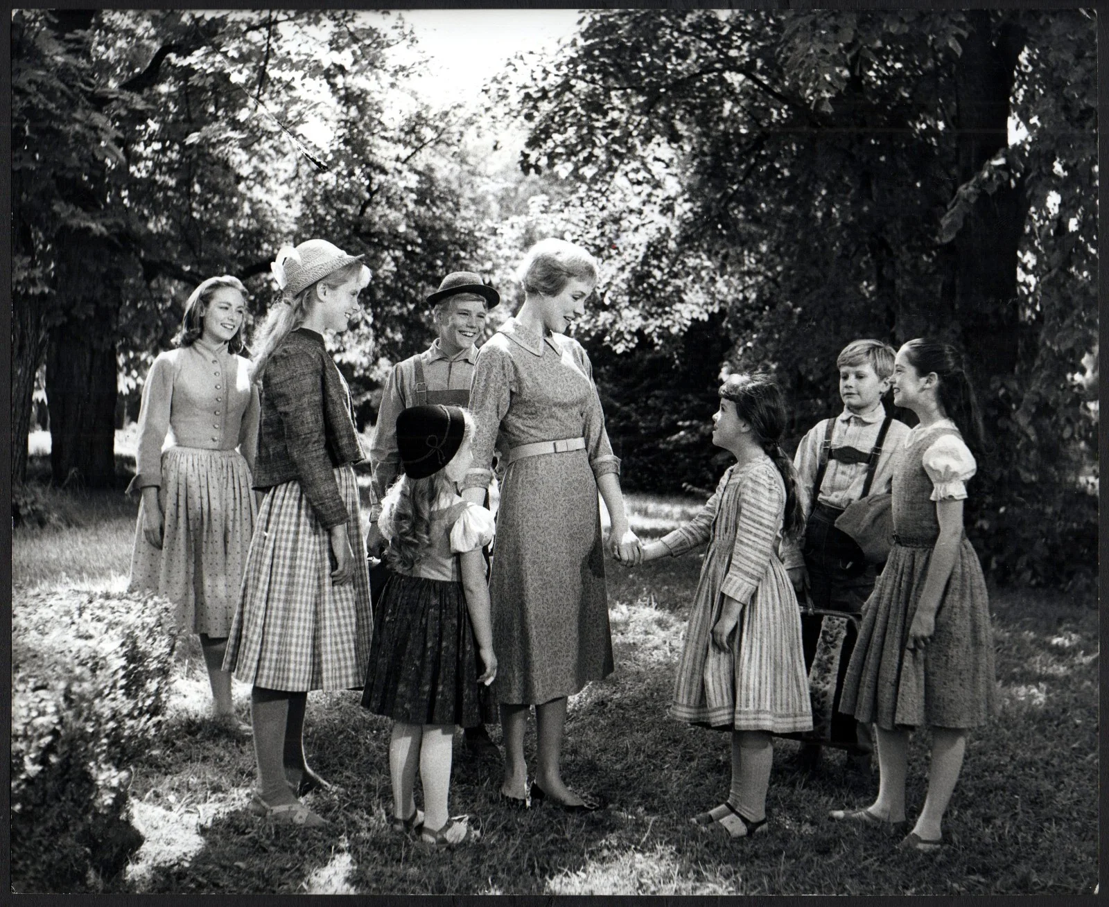 SOUND OF MUSIC 1965 Julie Andrews Heather Menzies Nicholas Hammond 2 10x8 STILLS, изображение 3