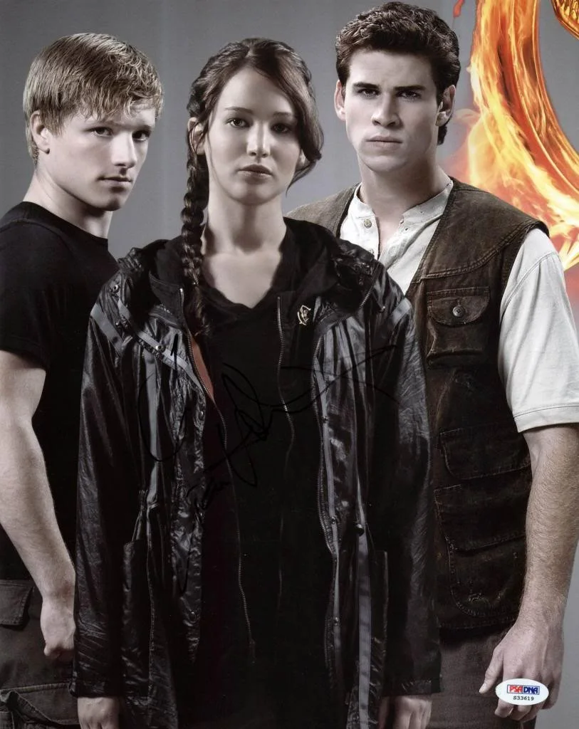 Liam Hemsworth — Liam Hemsworth The Hunger Games Signed Authentic 11X14 Photo PSA/DNA #S33619