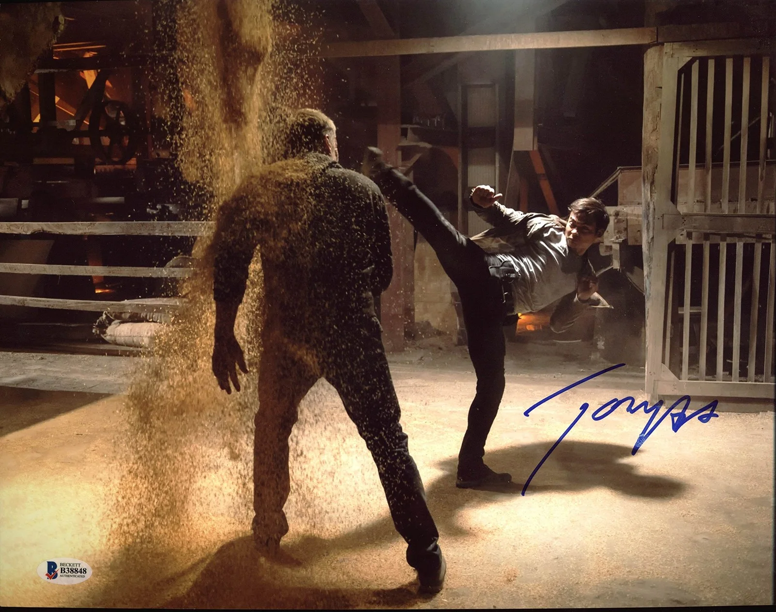 Tony Jaa — Tony Jaa Ong-Bak Authentic Signed 11X14 Photo Autographed BAS #B38848, изображение 3