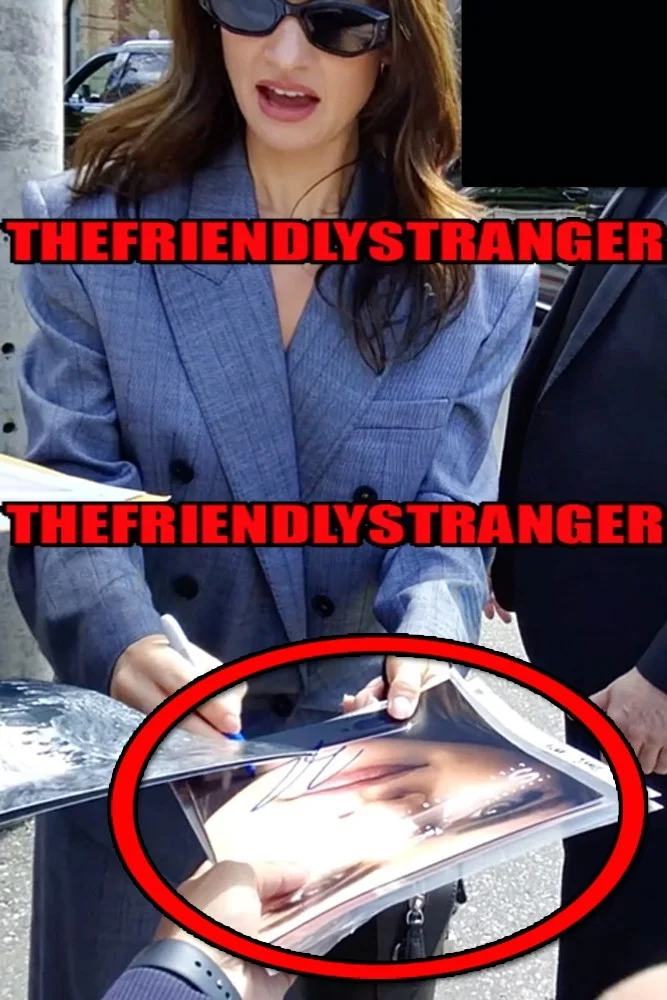LILY JAMES — Lily James signed "SWIPED" 8x10 Photo EXACT PROOF Auto Hot SEXY Bumble ACOA COA, image 3