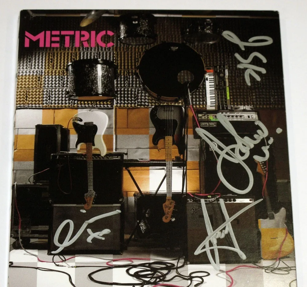METRIC - EMILY HAINES, JAMES SHAW, JOSUA WINSTEAD, JOULES SCOTT — METRIC Band ALL 4 signed "LIVE AT METROPOLIS" DVD Case d Emily Haines COA Rare, image 2