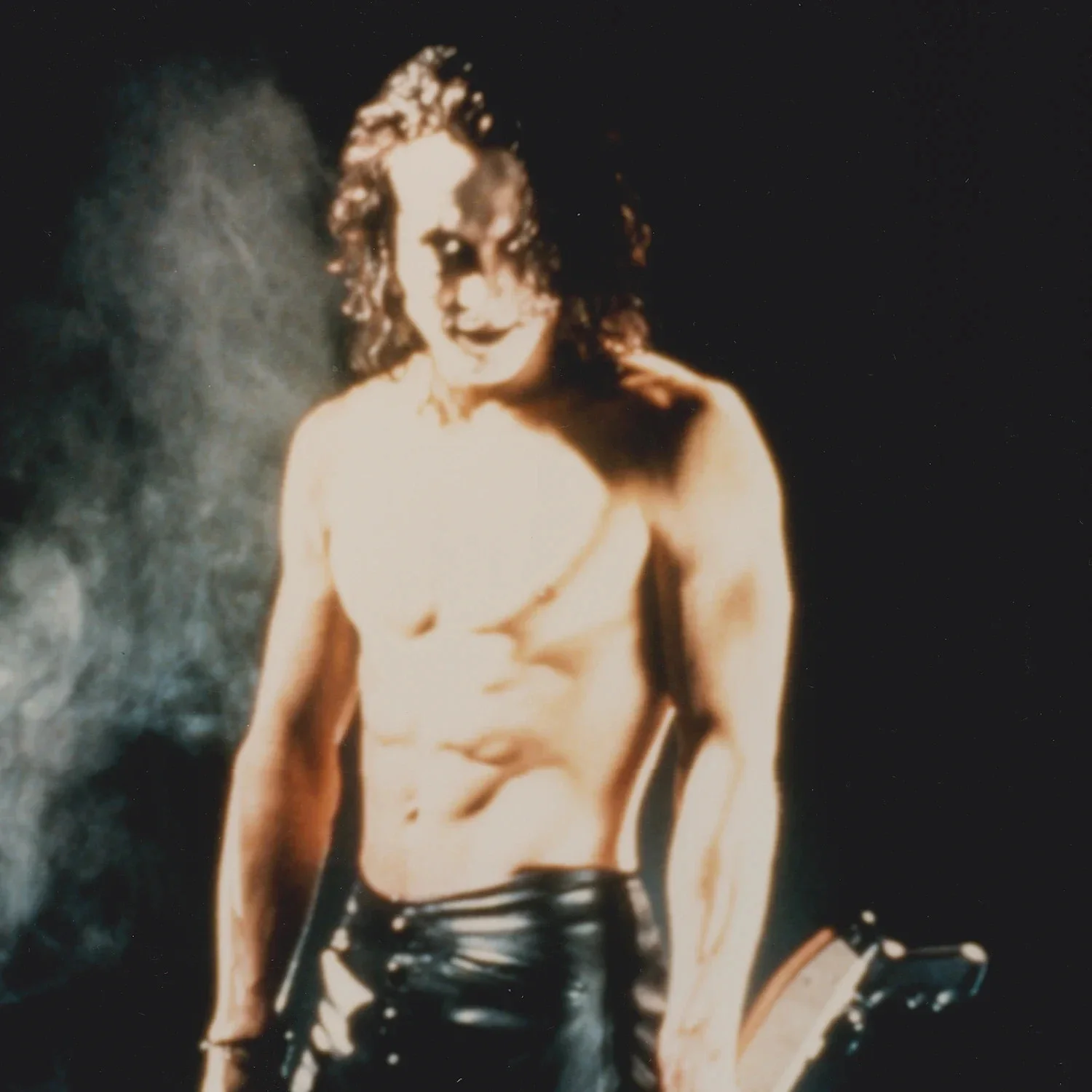 BRANDON LEE as Eric Draven in "The CROW" (1994) Vintage Glossy Promo Photograph!, изображение 2