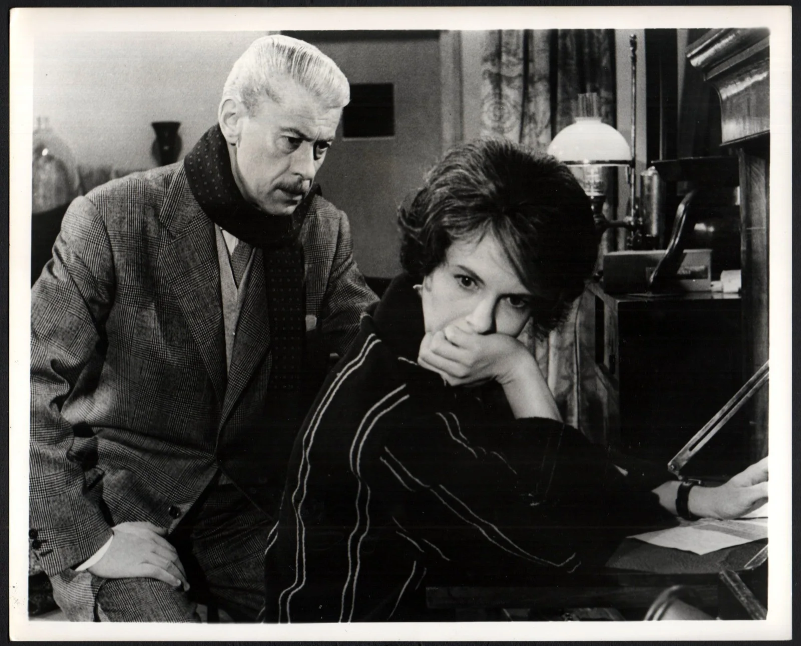 MURIEL 1963 Alain Resnais Delphine Seyrig, Jean-Pierre Kérien 2 10x8 STILLS, изображение 3