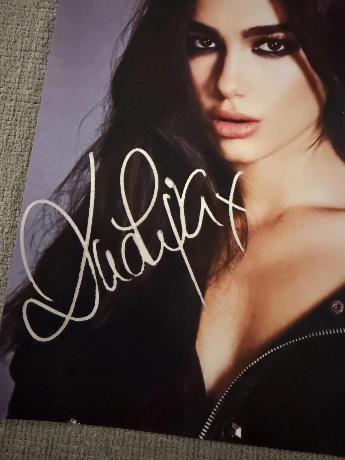 Dua Lipa Hand Signed Autographed 8x10 Photo Authenticated w/COA - Free Shipping, изображение 2