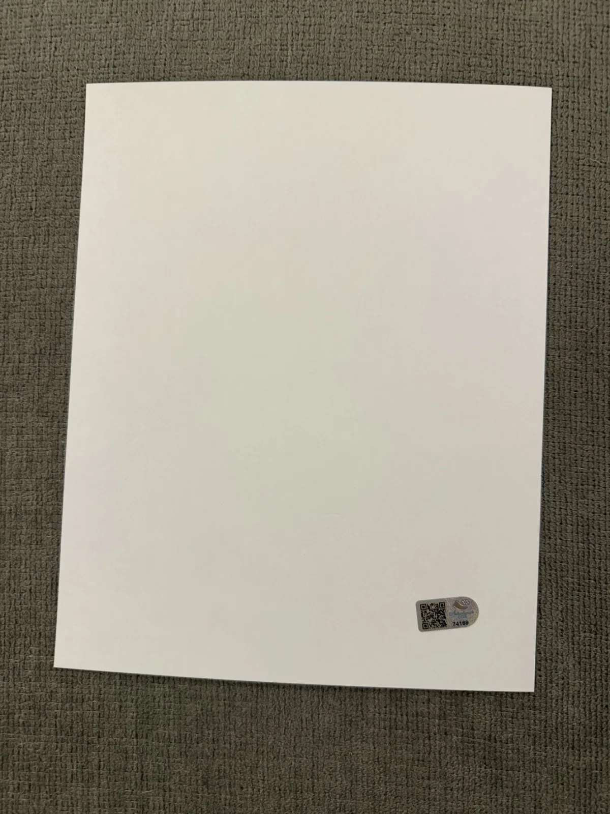 Ariana Grande — Ariana Grande Hand Signed 8x10 Photo Wicked (Glinda) Authenticated w/COA, image 3
