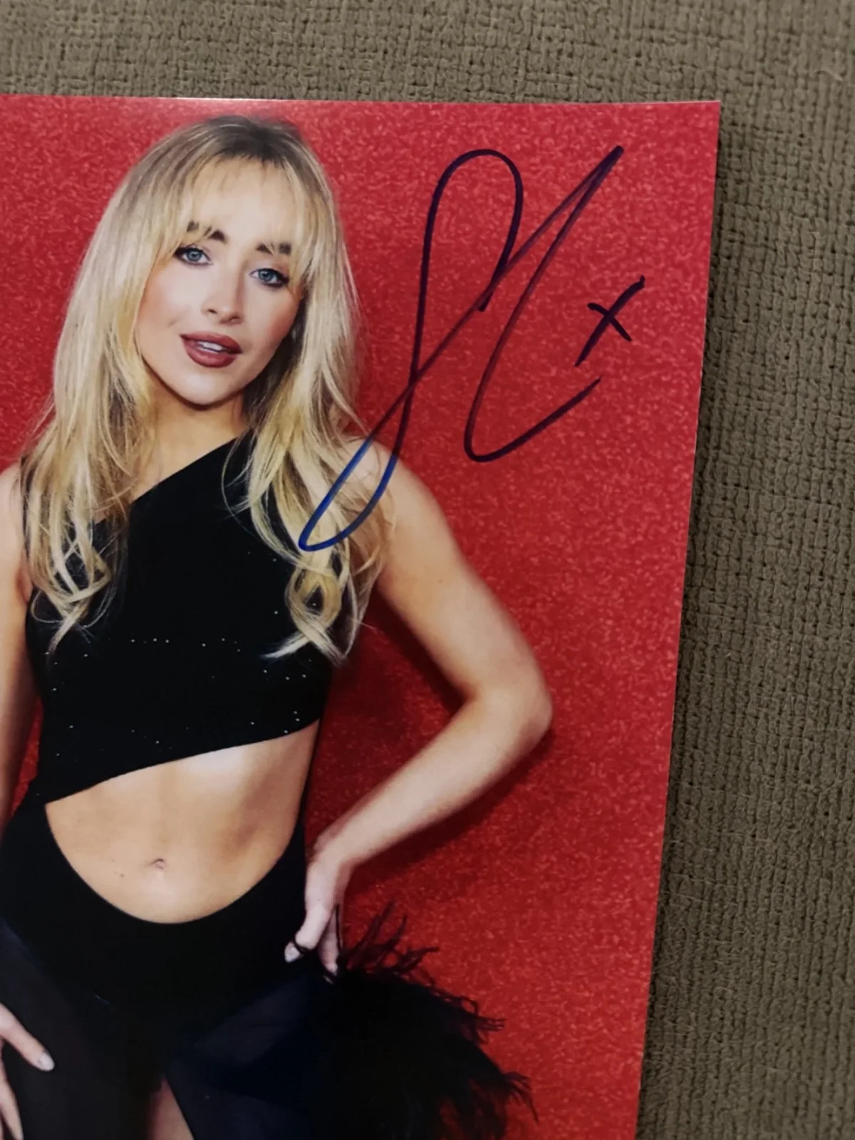 SABRINA CARPENTER Signed Original 8x10" Authentic Autograph w/COA, image 2