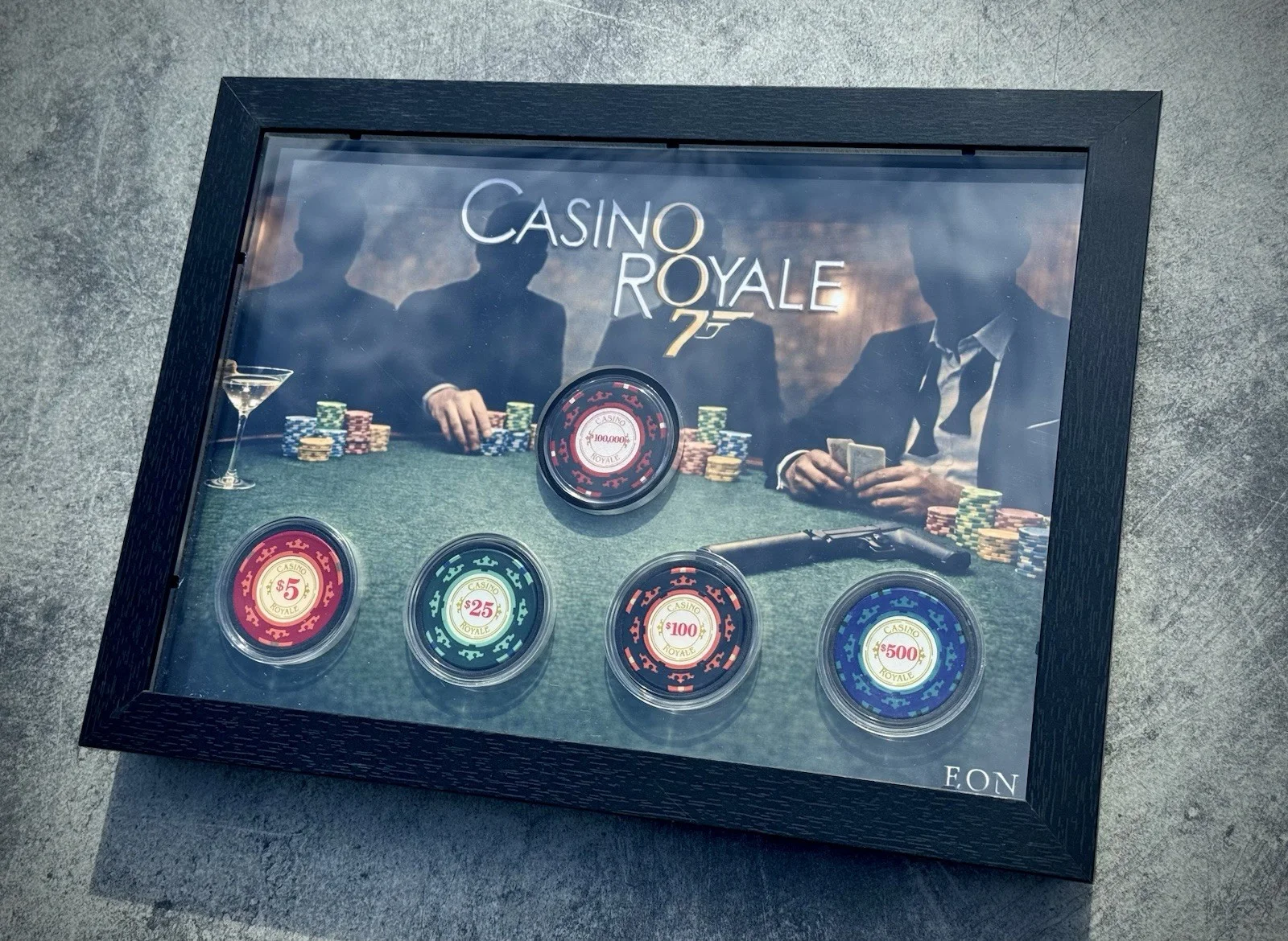 James Bond - Casino Royale 007 Poker Chip Framed Display – Excellent Condition, изображение 2