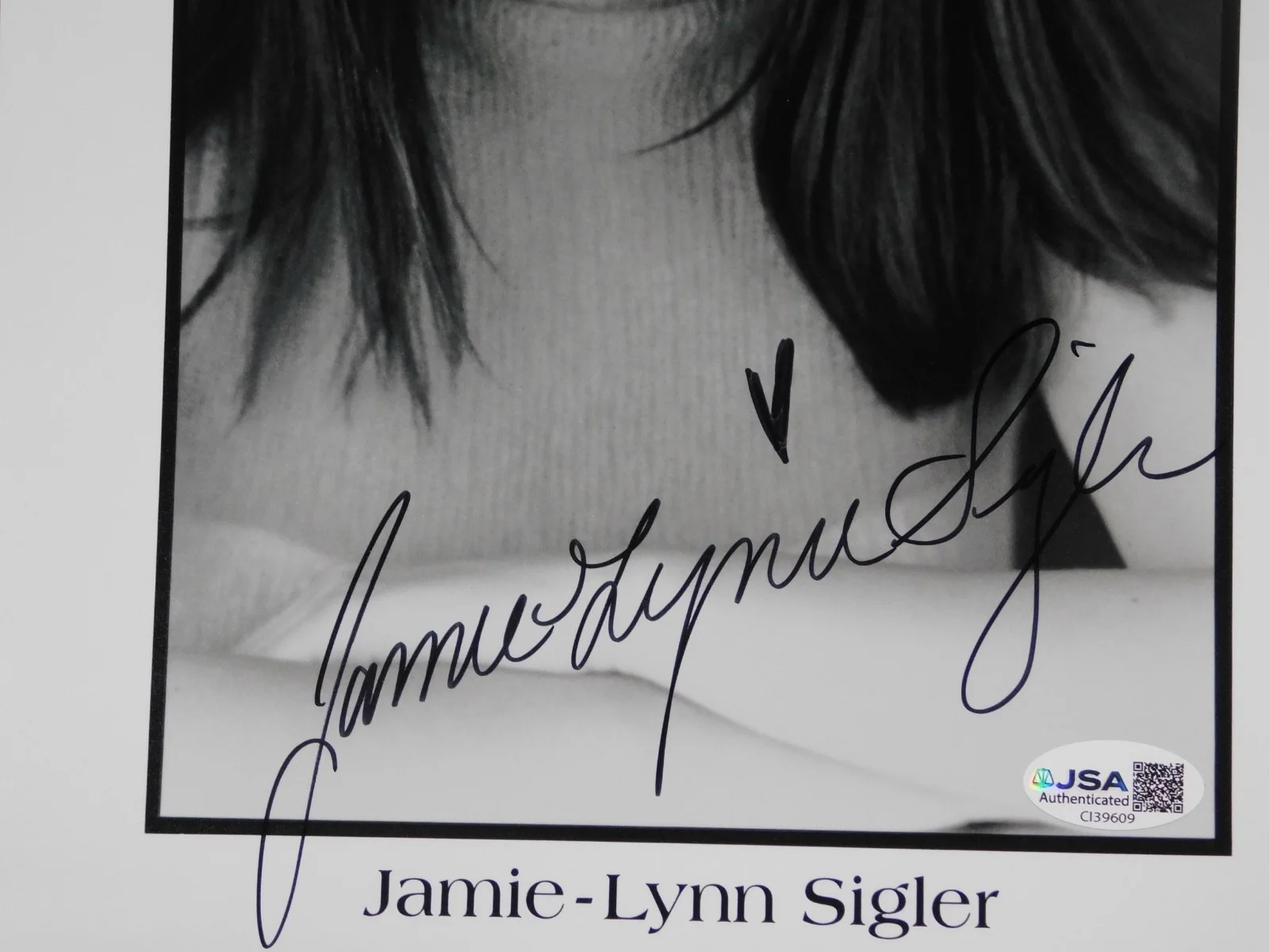 Jamie Lynn Sigler — Jamie Lynn Sigler Signed/Autographed Sopranos 8x10 Photo JSA COA, image 2