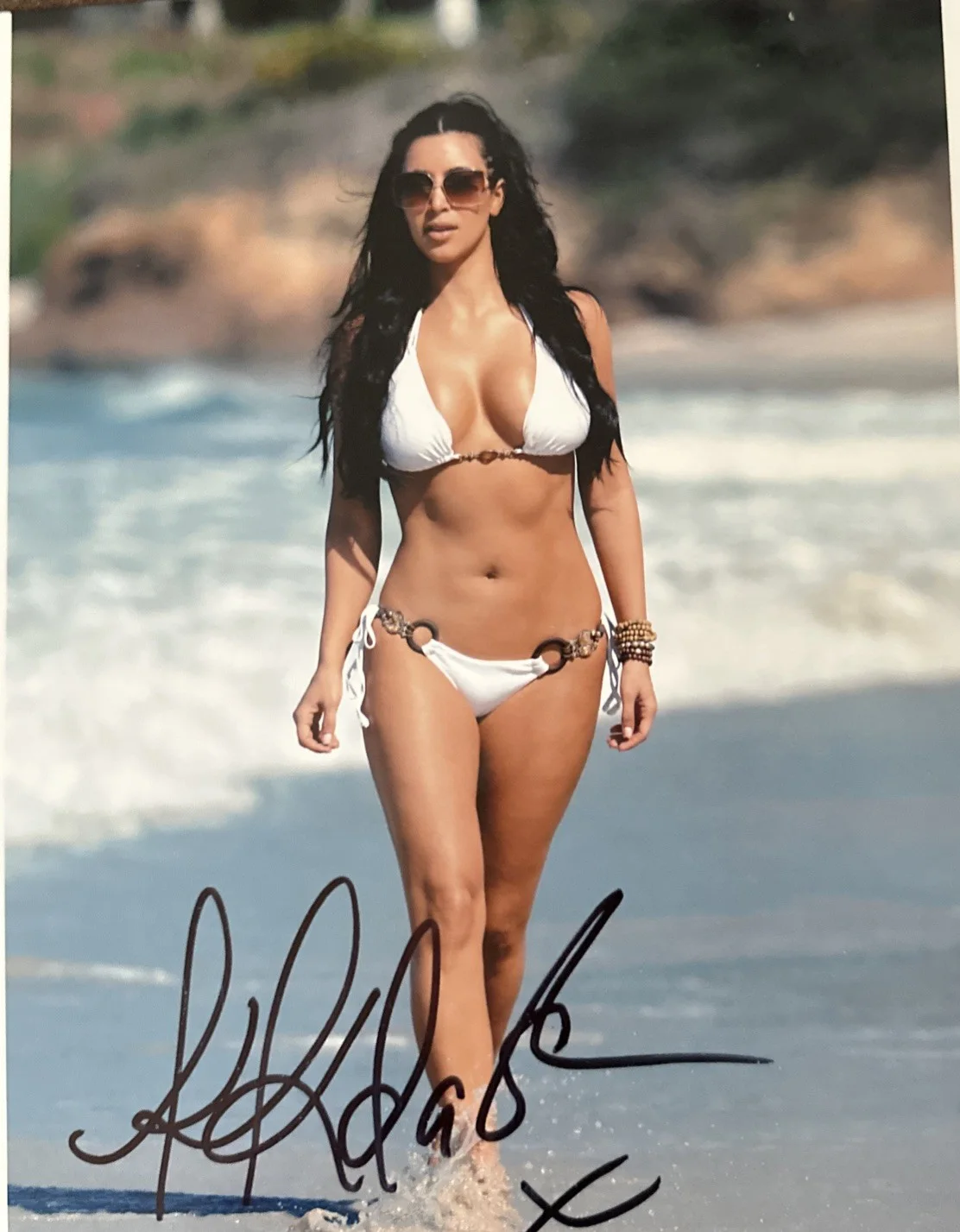 Kim Kardashian — Kim Kardashian signed 8x10 photo, image 2