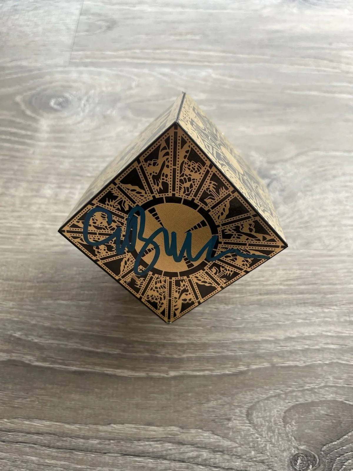 Clive Barker — Clive Barker Signed Hellraiser Puzzlebox Beckett COA Pinhead Horror Prop, image 3