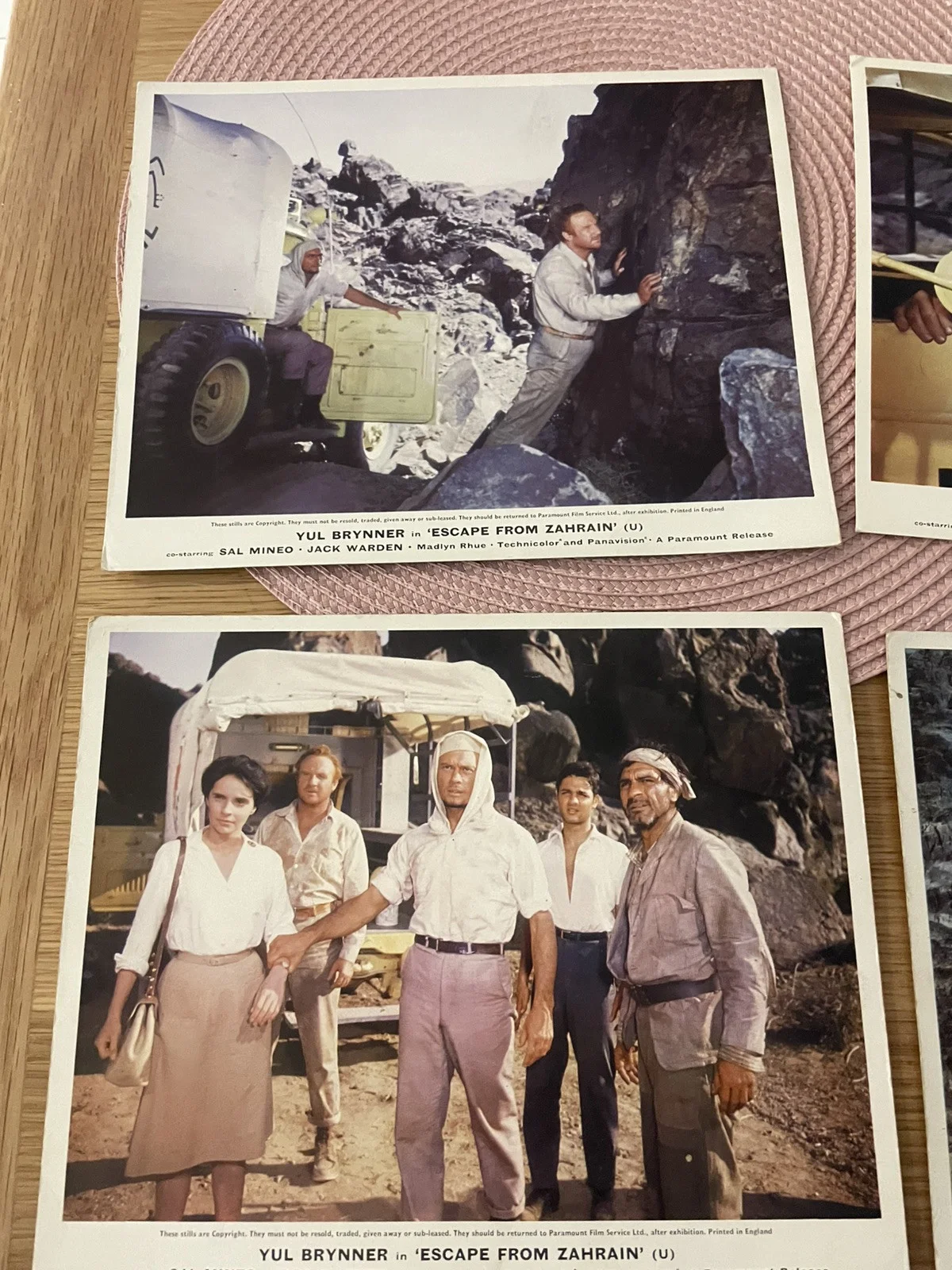 ESCAPE FROM ZAHRAIN YUL BRYNNER 1962 SET OF 6 UK LOBBY CARD 10 x 8 PARAMOUNT, изображение 2