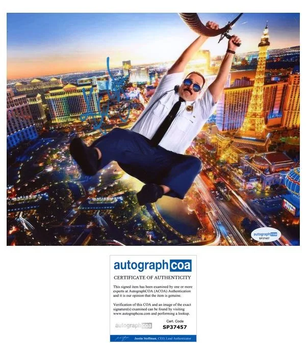 Kevin James — Kevin James "Paul Blart: Mall Cop 2" AUTOGRAPH Signed 8x10 Photo ACOA