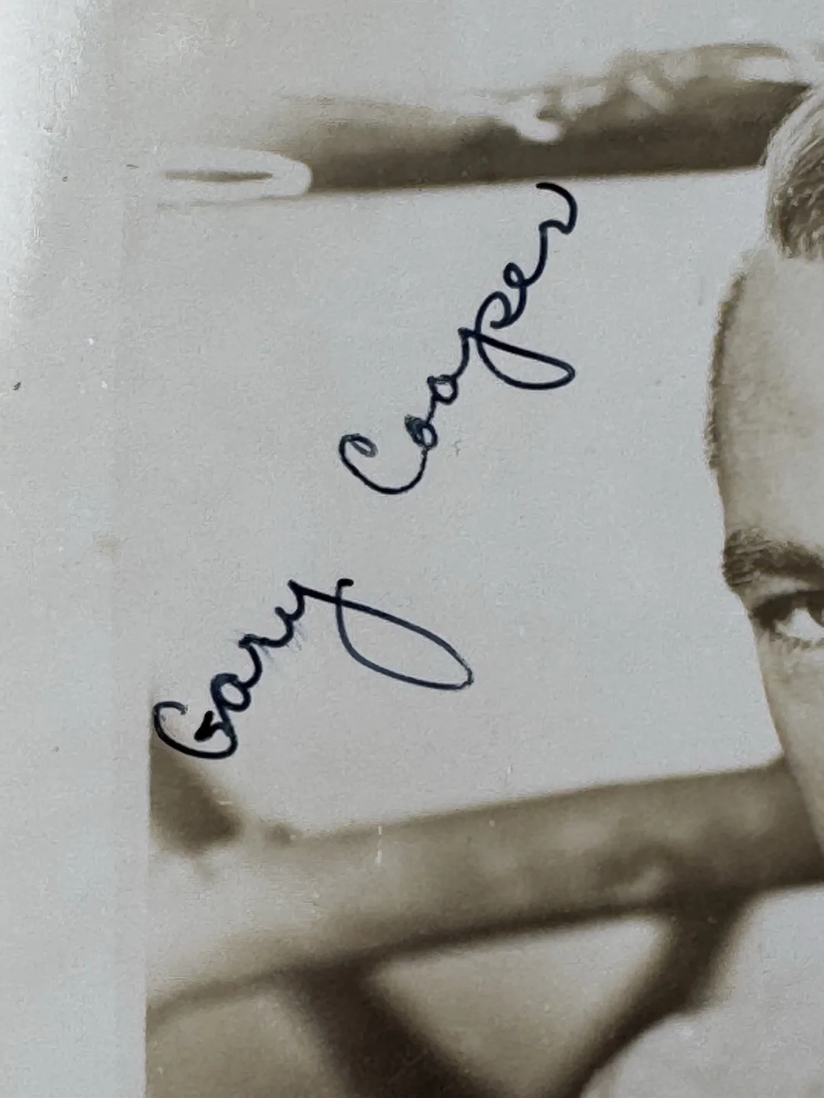 Gary Cooper — Gary Cooper Handsome Signed Original Vintage Photograph Autographed Paramount, image 3