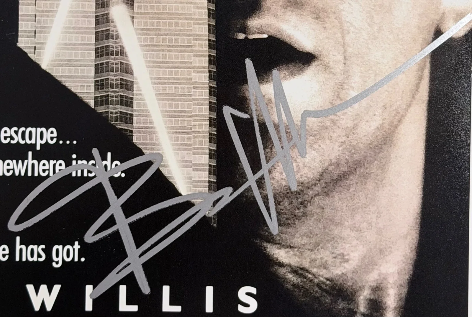 Bruce Willis — Bruce Willis Signed Die Hard 11x17 Poster Photo Autograph COA, изображение 2