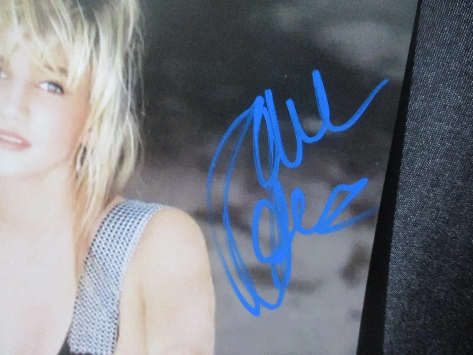 DEBBIE (DEBRA) GIBSON AUTHENTIC AUTOGRAPHED/SIGNED 8X10 PHOTO #7, image 3