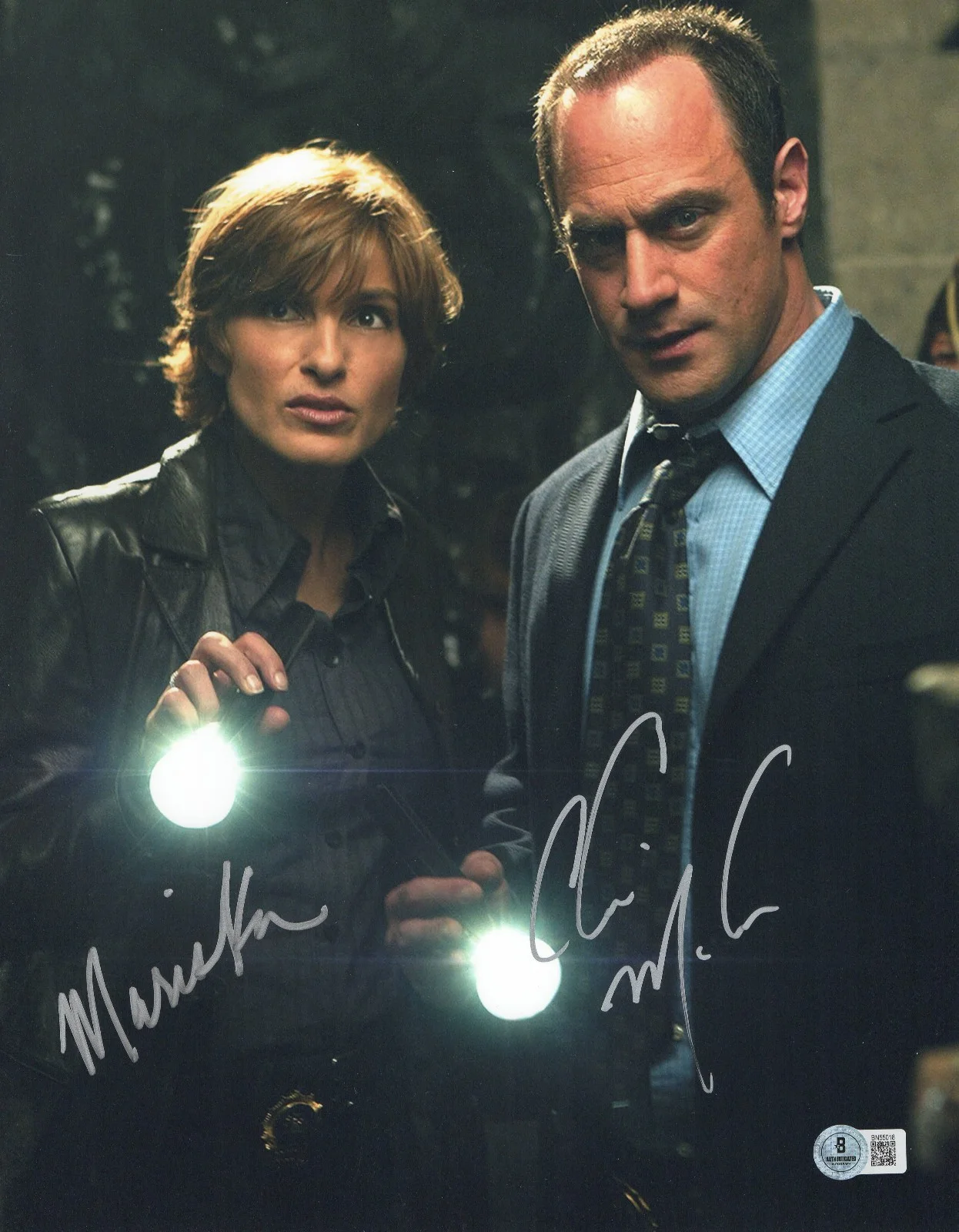 Mariska Hargitay & Chris Merloni — Mariska Hargitay Chris Merloni Signed Autograph Law & Order SVU 11x14 Photo BAS