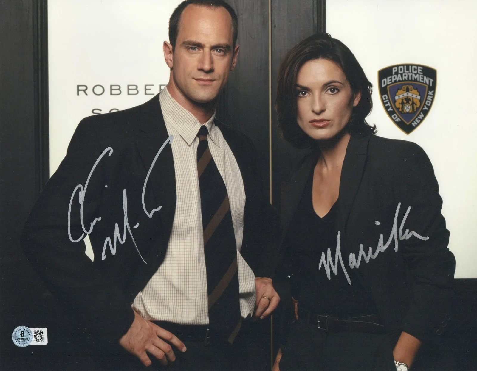 Mariska Hargitay & Chris Merloni — Mariska Hargitay Chris Merloni Signed Autograph Law & Order SVU 11x14 Photo BAS