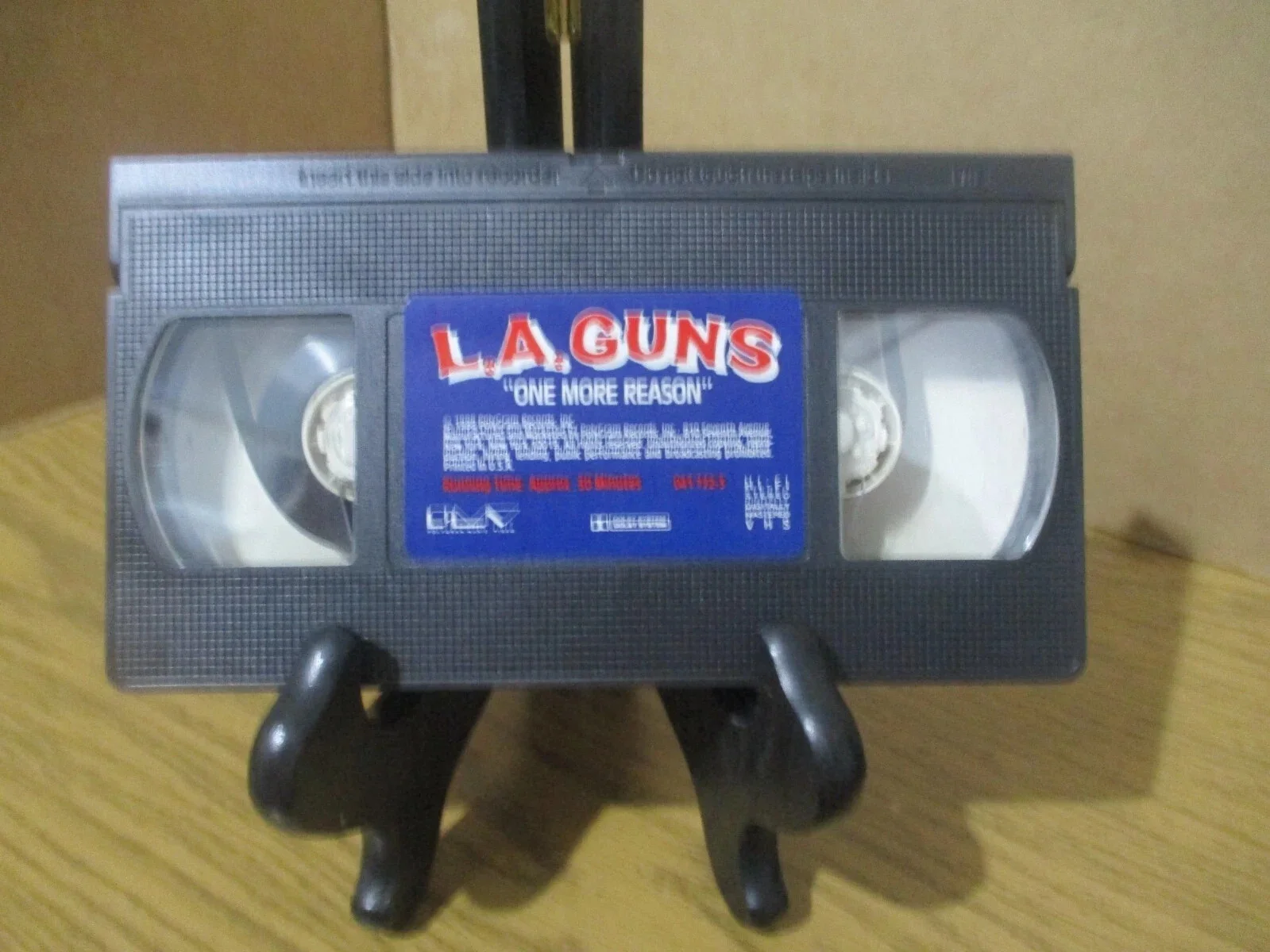 TRACII GUNS — LA GUNS authentic signed/autographed "ONE MORE REASON" VHS TAPE TRACII GUNS, image 5