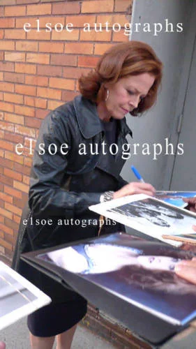 Sigourney Weaver — Sigourney Weaver signed 8x10 photo - In Person Exact Proof - Alien Aliens Avatar, изображение 3
