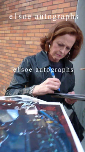 Sigourney Weaver — Sigourney Weaver signed 8x10 photo - In Person Exact Proof - Alien Aliens Avatar, изображение 3