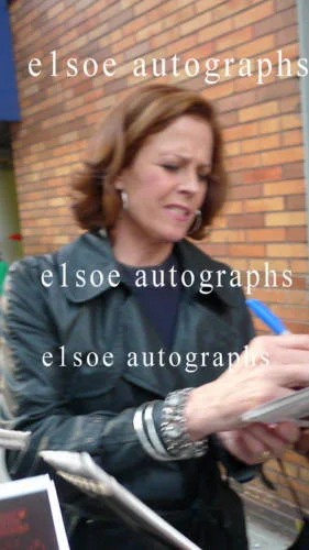 Sigourney Weaver — Sigourney Weaver signed 8x10 photo - In Person Exact Proof - Alien Aliens Avatar, изображение 5