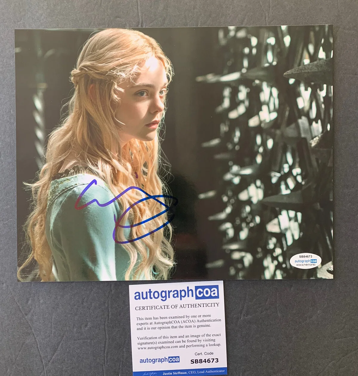 Elle Fanning — ELLE FANNING Signed Autographed 8X10 Photo Maleficent ACOA