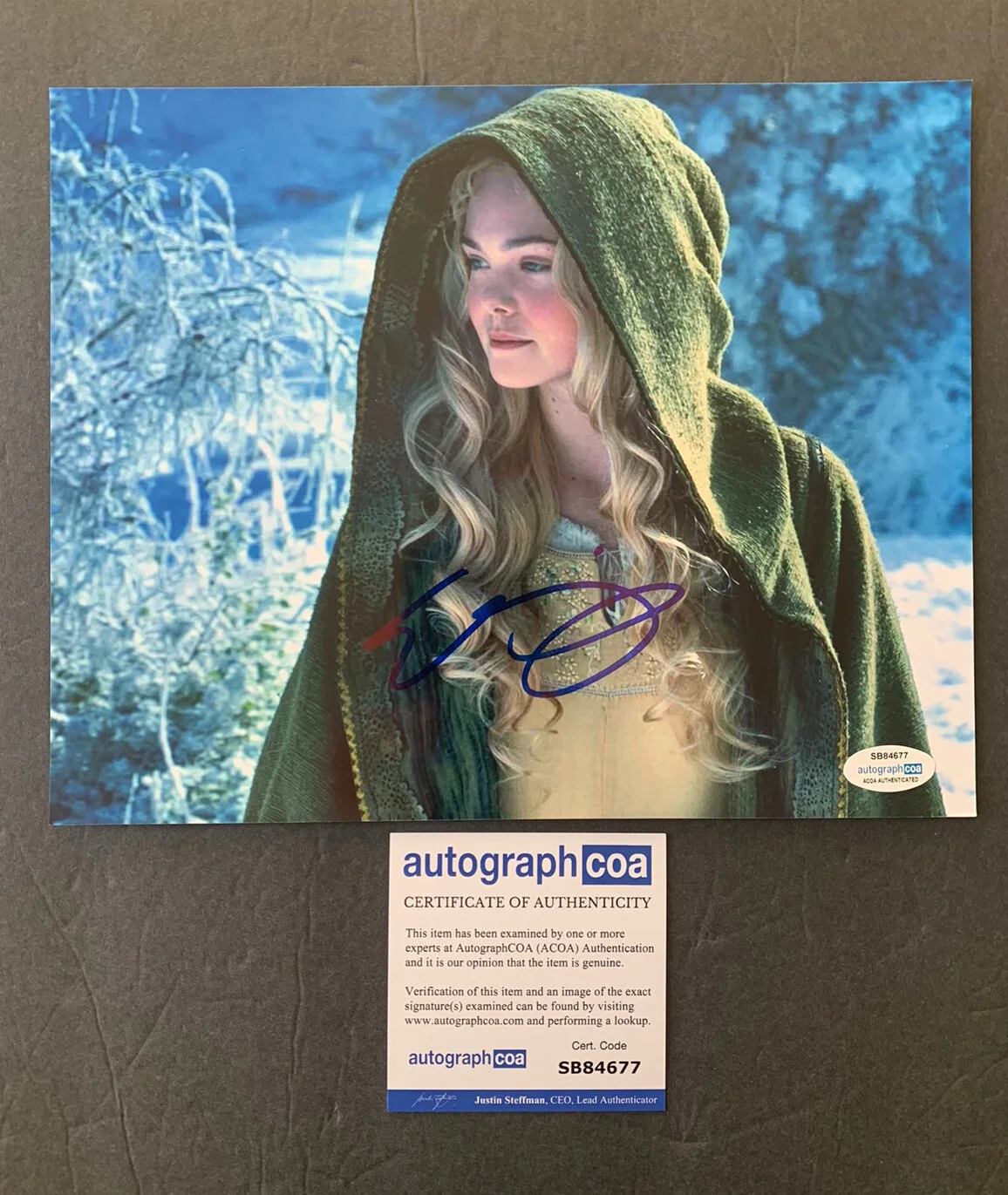 Elle Fanning — ELLE FANNING Signed Autographed 8X10 Photo Maleficent ACOA