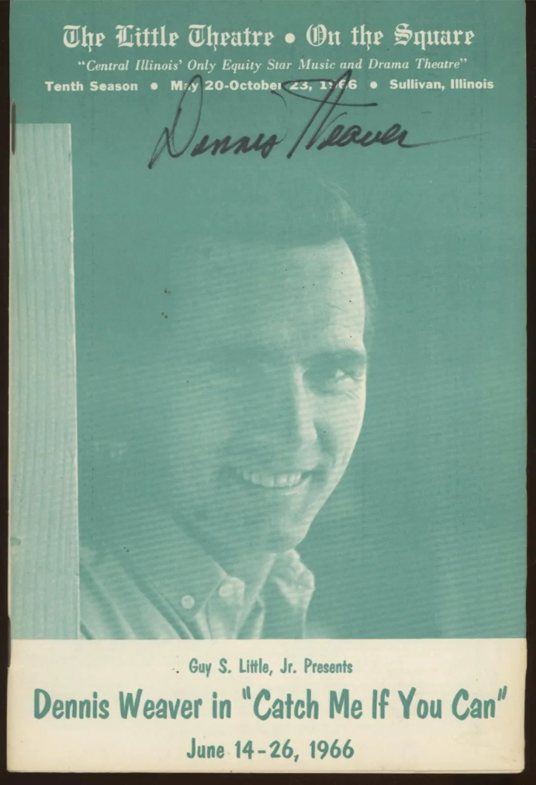 DENNIS WEAVER — 1966 DENNIS WEAVER AUTOGRAPH SULLIVAN IL LITTLE THEATRE PLAYBILL 37-13