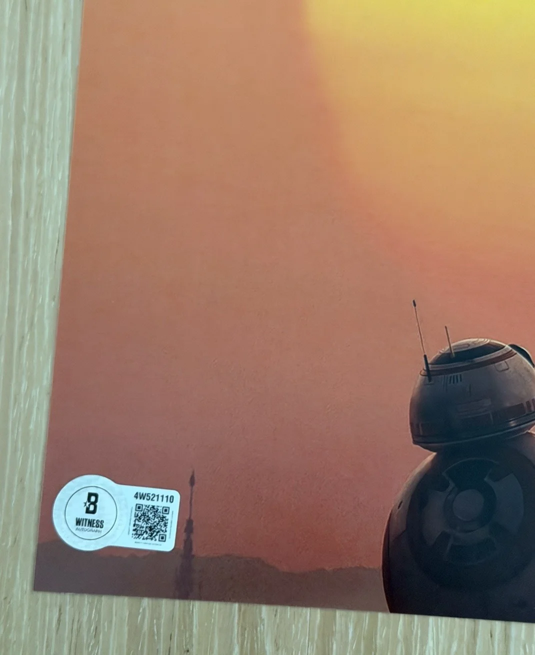 Daisy Ridley — DAISY RIDLEY SIGNED STAR WARS “REY” THE FORCE AWAKENS 11X17 PHOTO BECKETT BAS, image 2