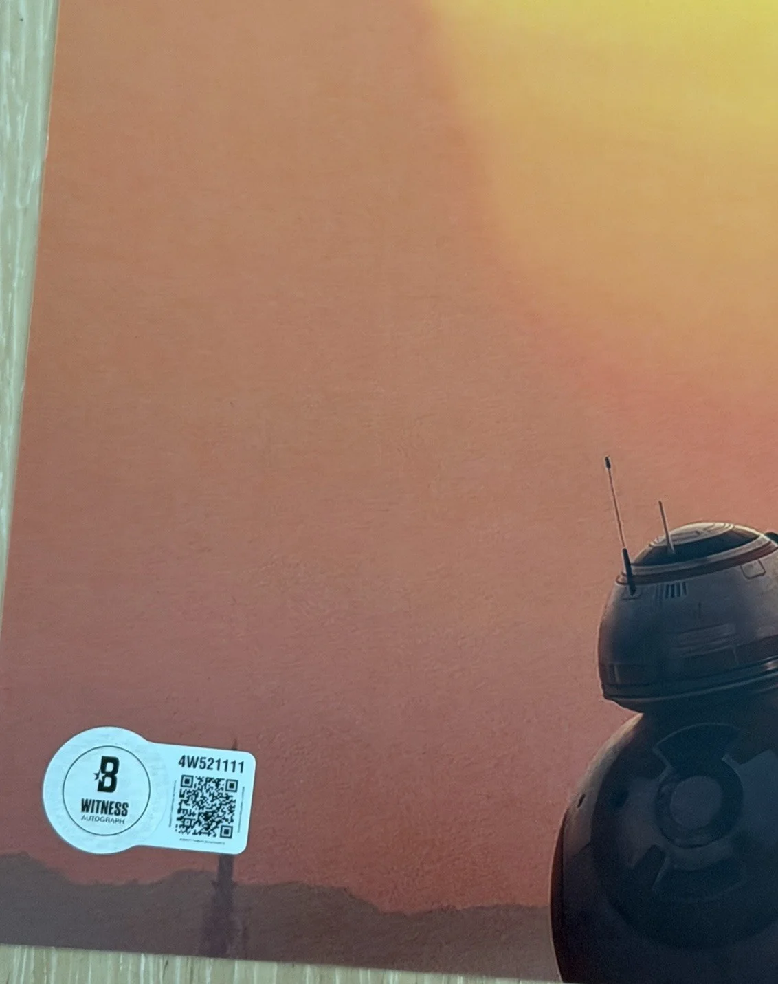 Daisy Ridley — DAISY RIDLEY SIGNED STAR WARS “REY” THE FORCE AWAKENS 11X17 PHOTO BECKETT BAS 2, изображение 2