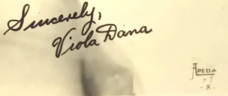 Viola Dana — Viola Dana 1914 Vintage Stamped Photograph Apeda NY, изображение 3