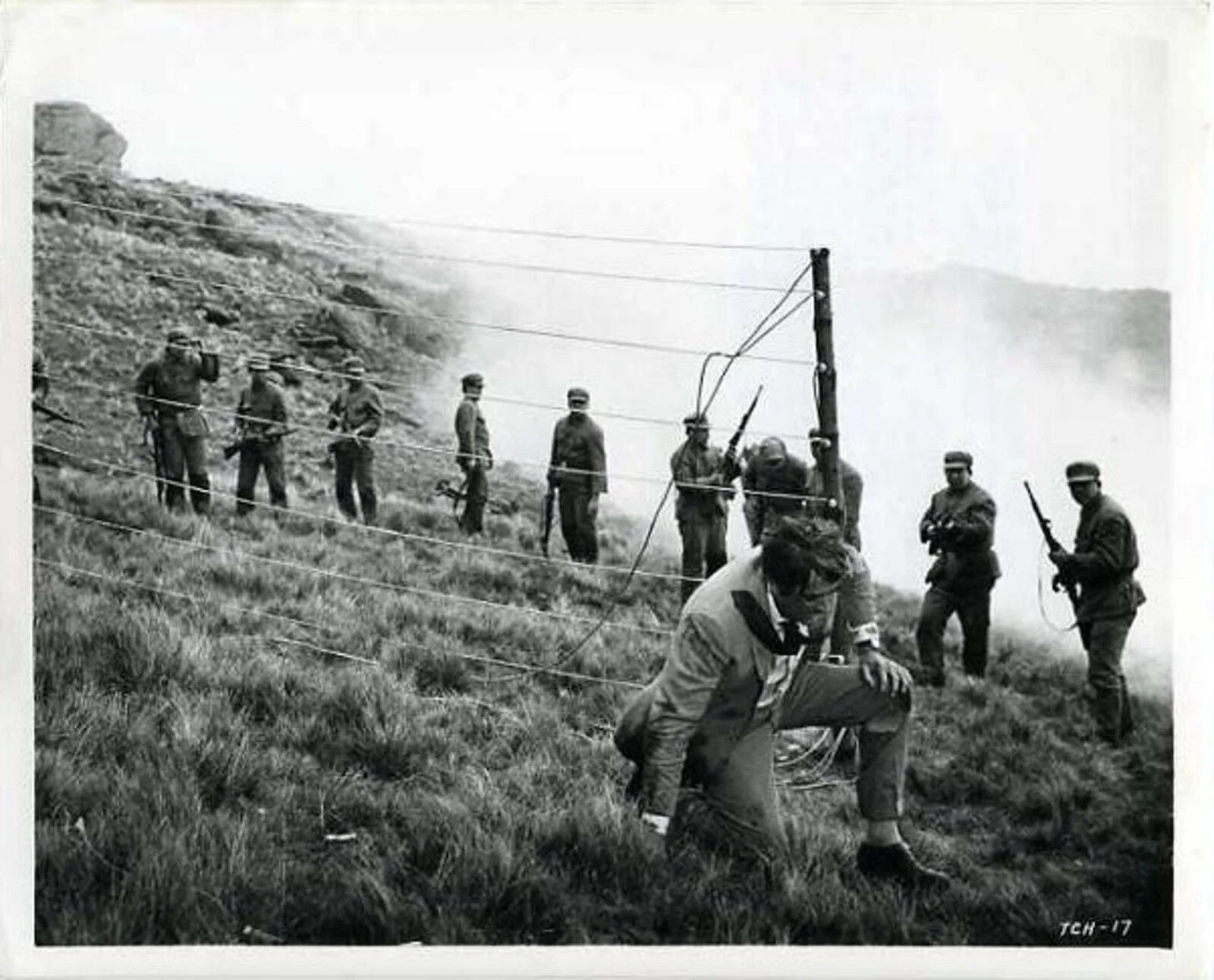 MOST DANGEROUS MAN IN THE WORLD 1969 Gregory Peck, Keye Luke 2 10x8 STILLS, image 2
