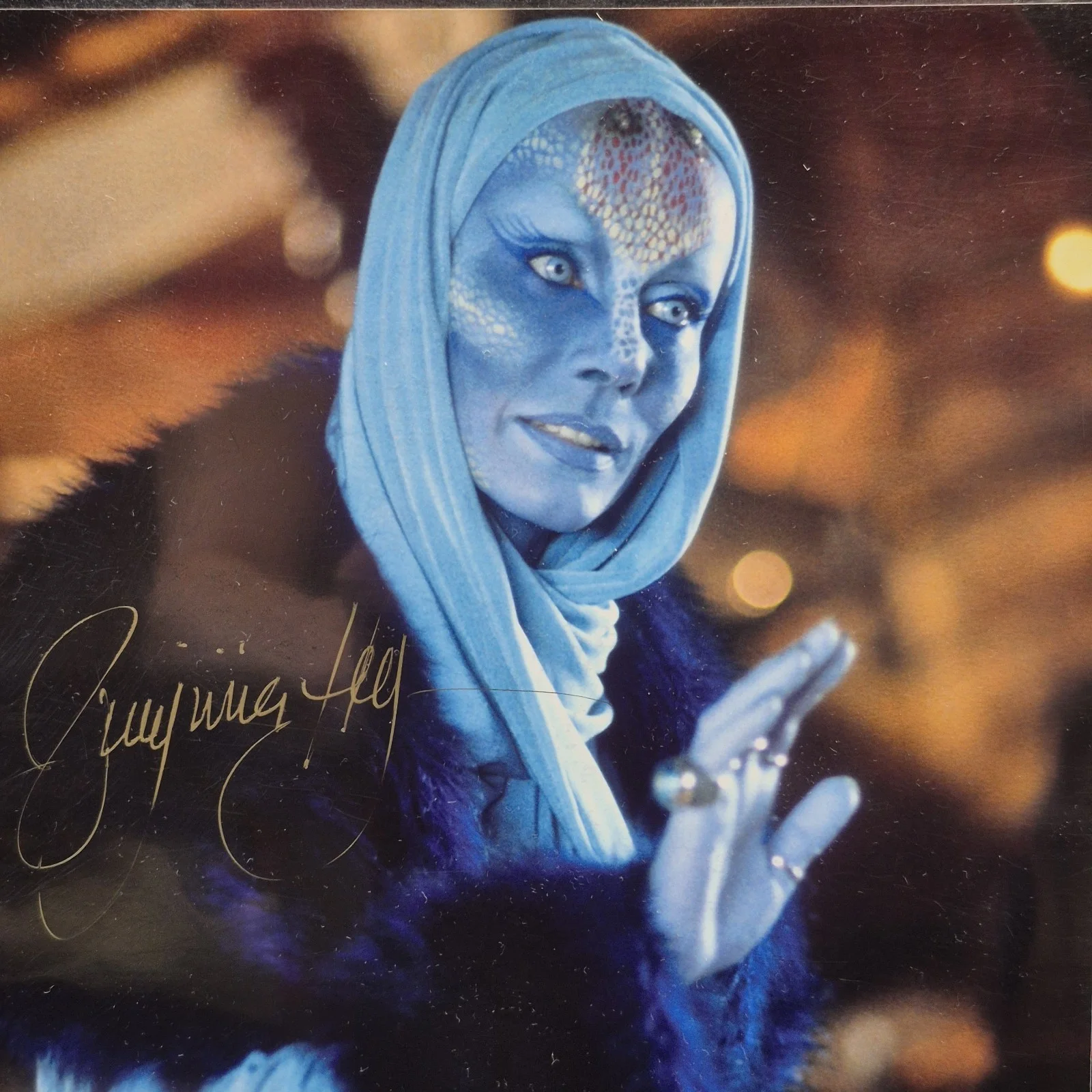 Virginia Hey — Autographed FARSCAPE Collectible Virginia Hey ZHAAN 8 x 10 Photo Y2K SCI-FI