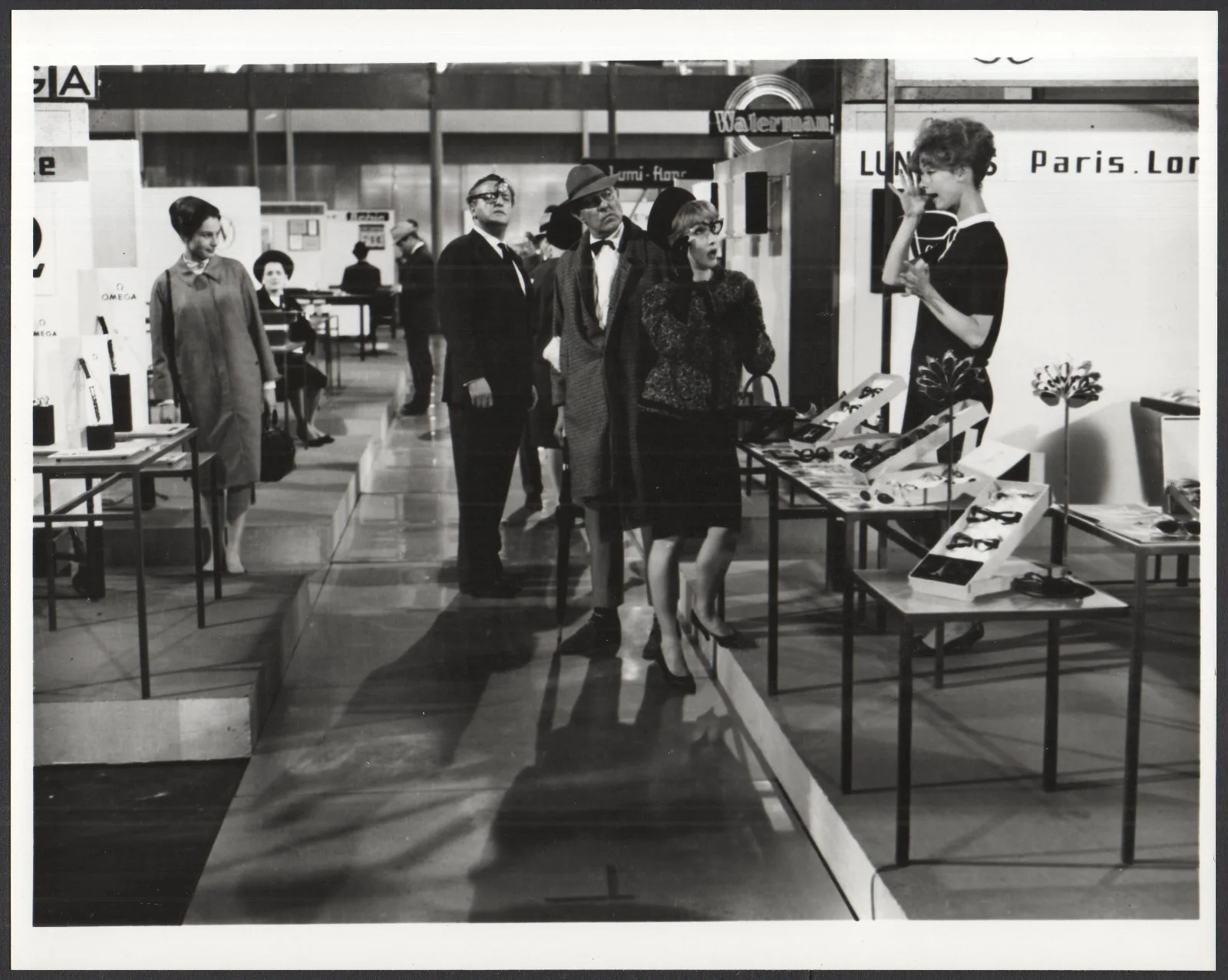 PLAYTIME 1967 Jacques Tati Monsieur Hulot Barbara Dennek 7 10x8 STILLS, изображение 3