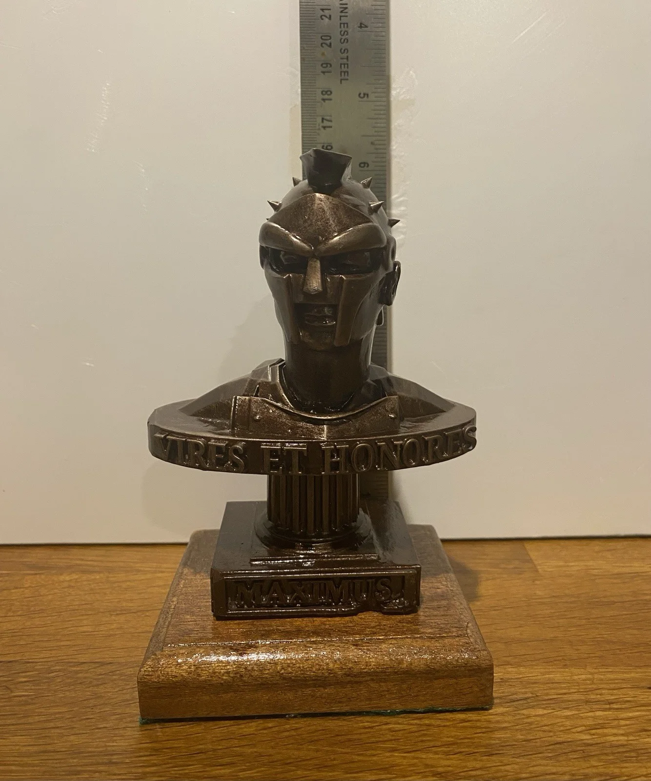 Gladiator Bust 3d Printed Bronze Colour Mounted On Wooden Plinth, image 5
