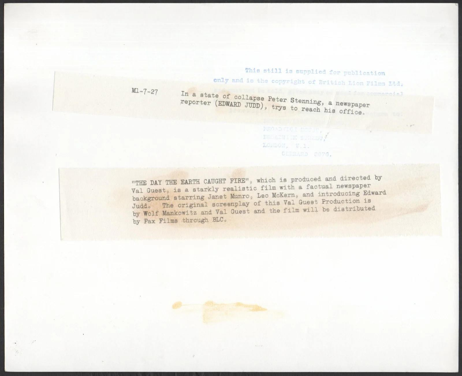 DAY THE EARTH CAUGHT FIRE 1961 Val Guest Edward Judd 10x8 STILL, image 2