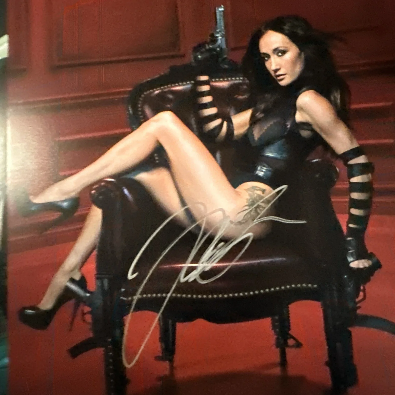 TWO (2) Maggie Q 8x10 Signed Autographed Photo Picture with COA, изображение 2