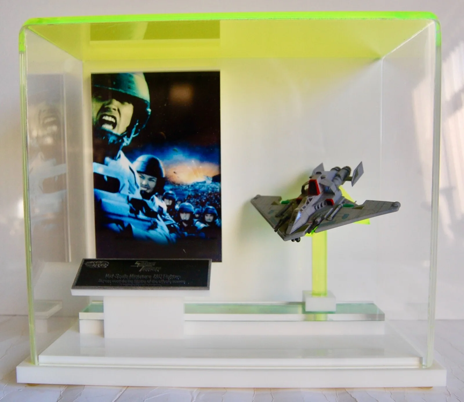 Starship Troopers TAC Fighter Original Screen Used Filming Miniature Movie Prop., изображение 2