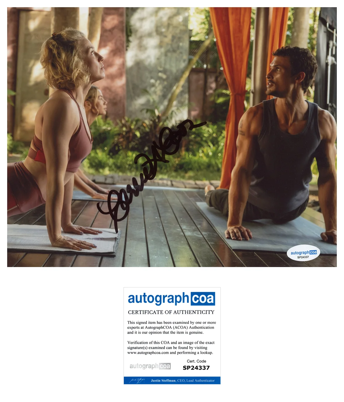 Carrie Coon — Carrie Coon Signed Autographed THE WHITE LOTUS 8x10 Photo EXACT Proof ACOA B