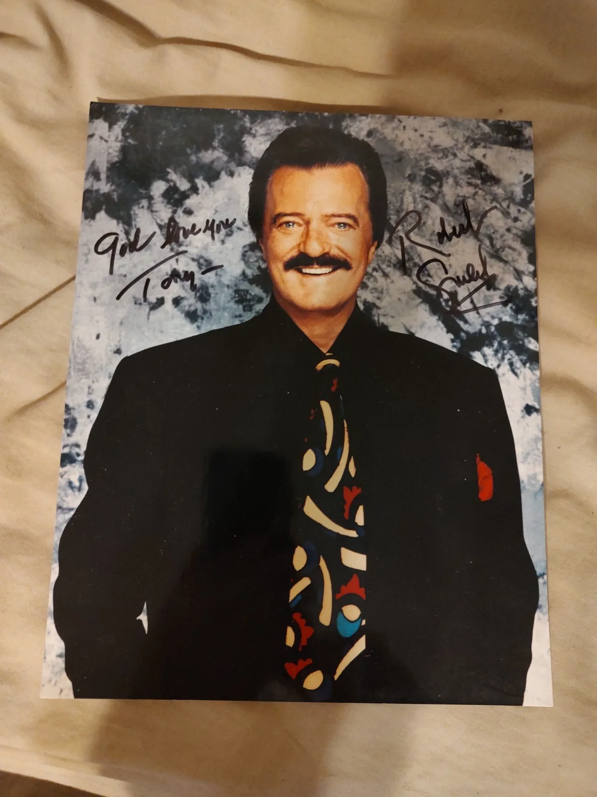 Robert Goulet — Robert Goulet signed 8x10 photo