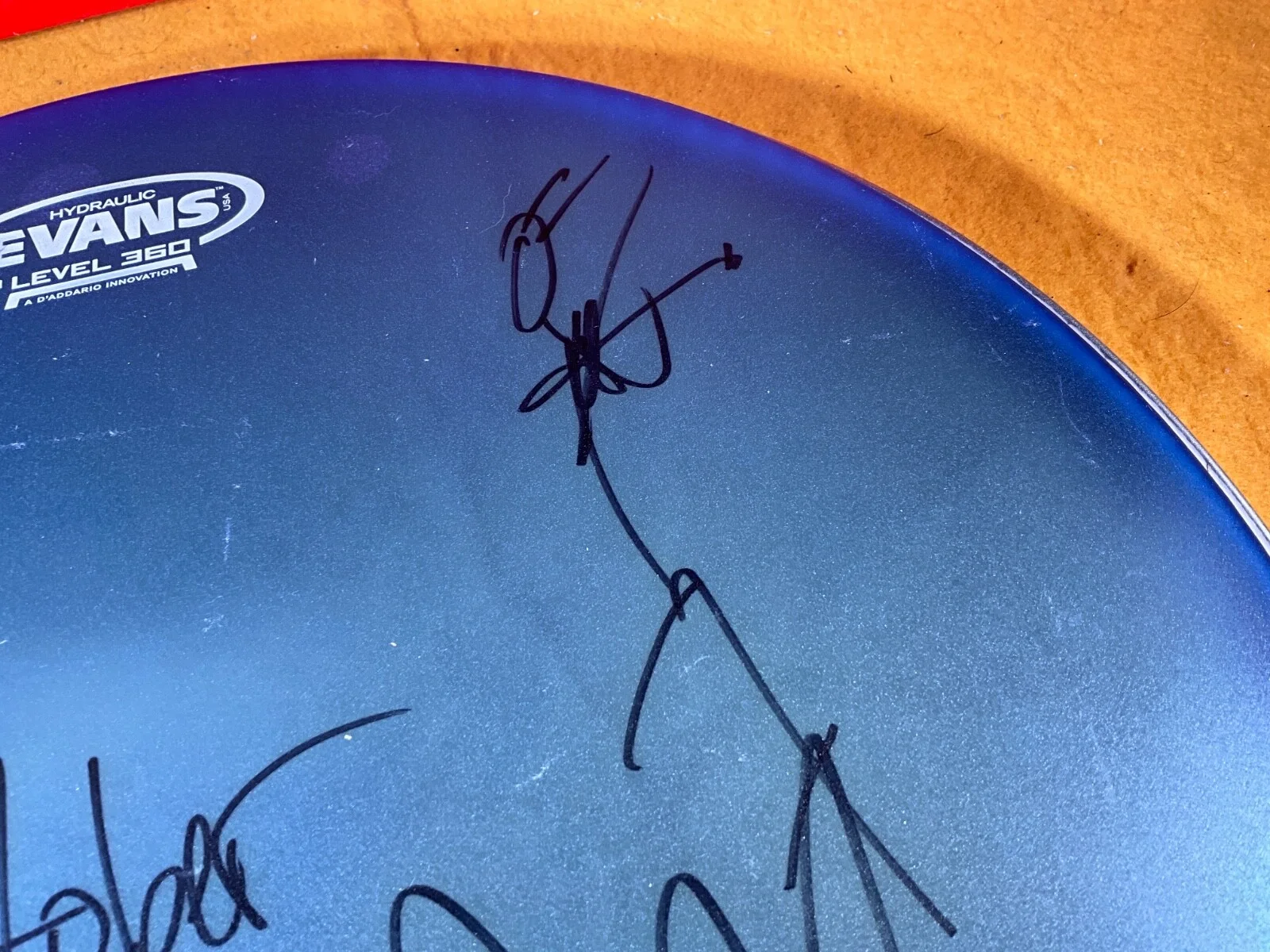 T5-98 BLUE OCTOBER BAND - DRUM HEAD (BLUE) - AUTOGRAPHED X4 - 2016 - CRAZY!, image 5